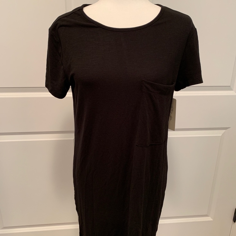 Black knit pocket tee dress